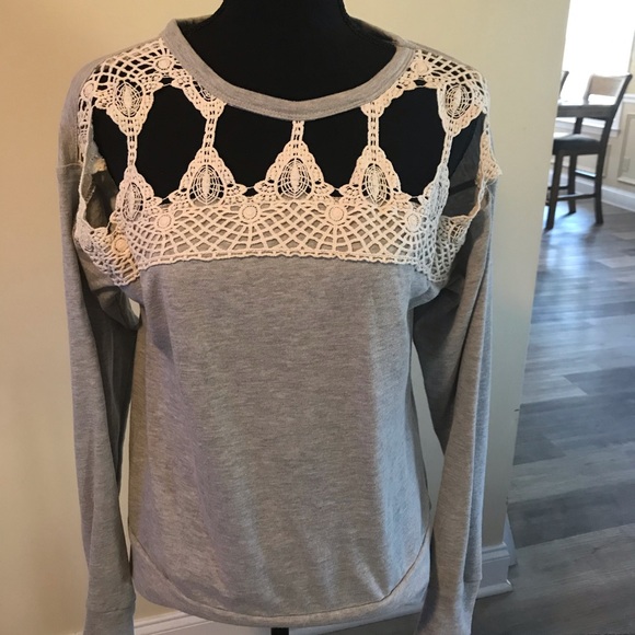 Daytrip Tops - Daytrip sweatshirt